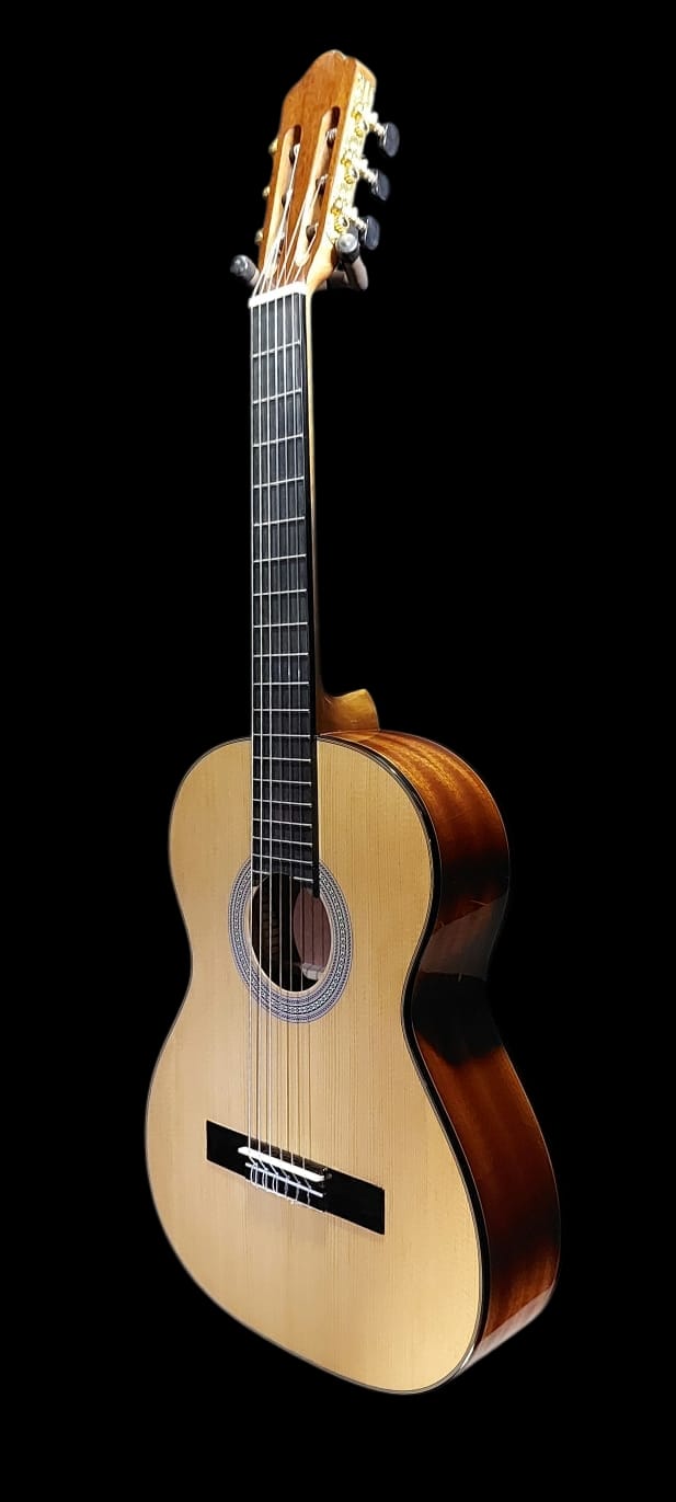 Luthier Santiago full-size classical guitar with a spruce top and mahogany back, sides, and neck, featuring a high gloss finish, Tores head style, and gold chrome head-machines.
