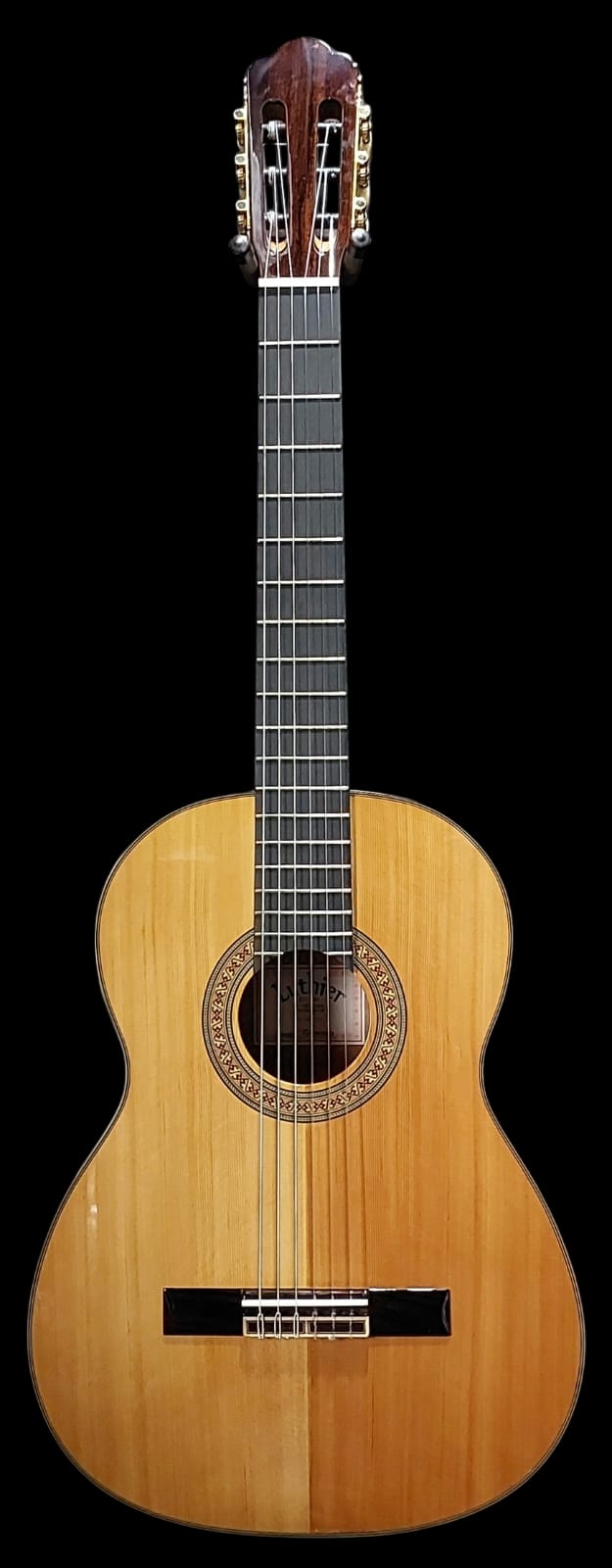 Luthier model Granada with Cedar Top