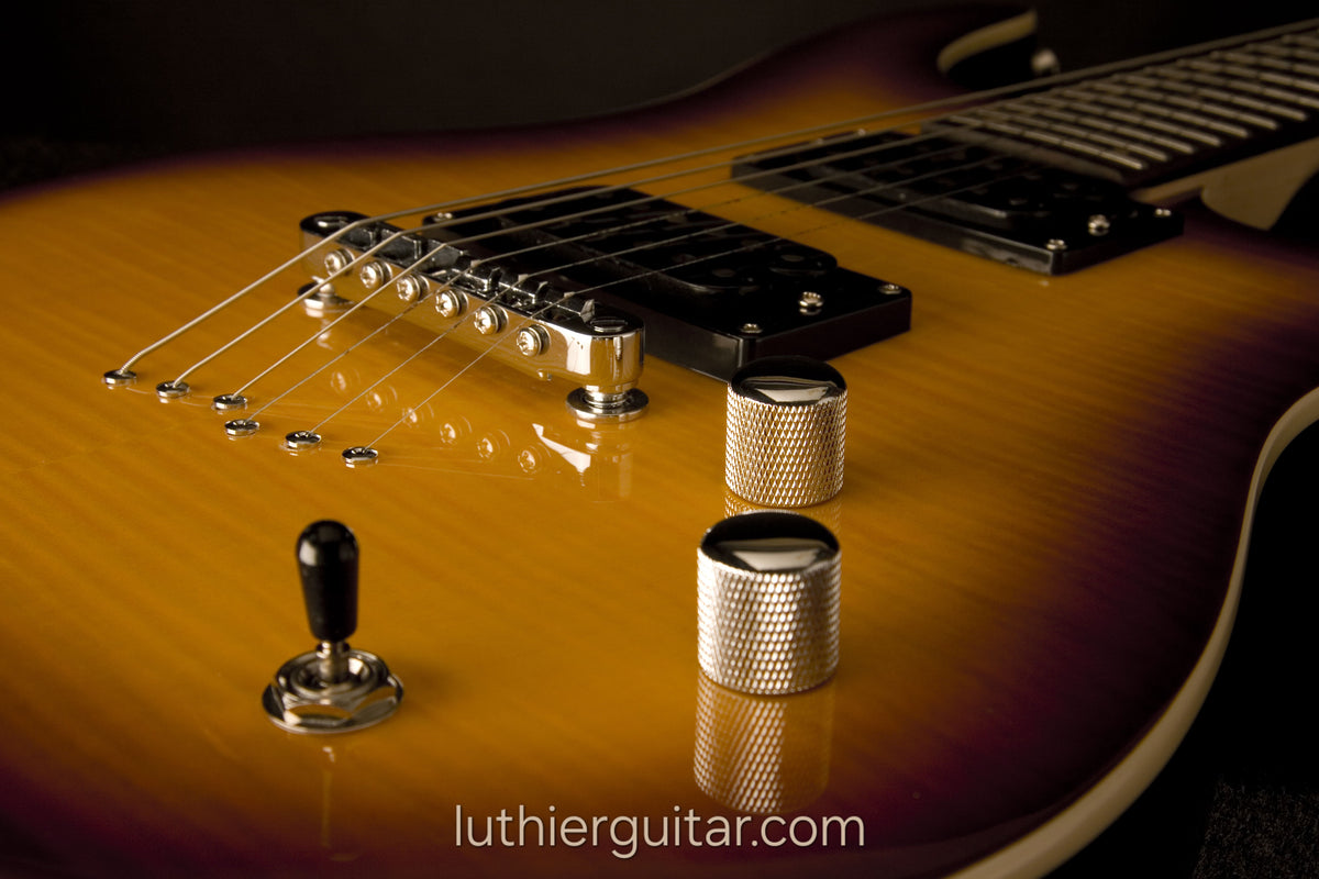 Washburn RX40-FTSB Flame arch-top TobaccoBurst White binding SuperStrats body 24 frets